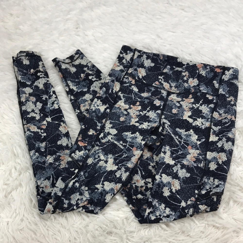 Lululemon Speed Up Tight *Full-On Luxtreme 28"